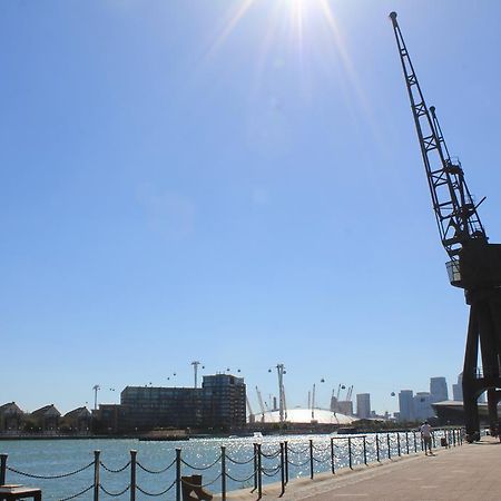 Апартаменты Royal Victoria Docks Лондон Экстерьер фото