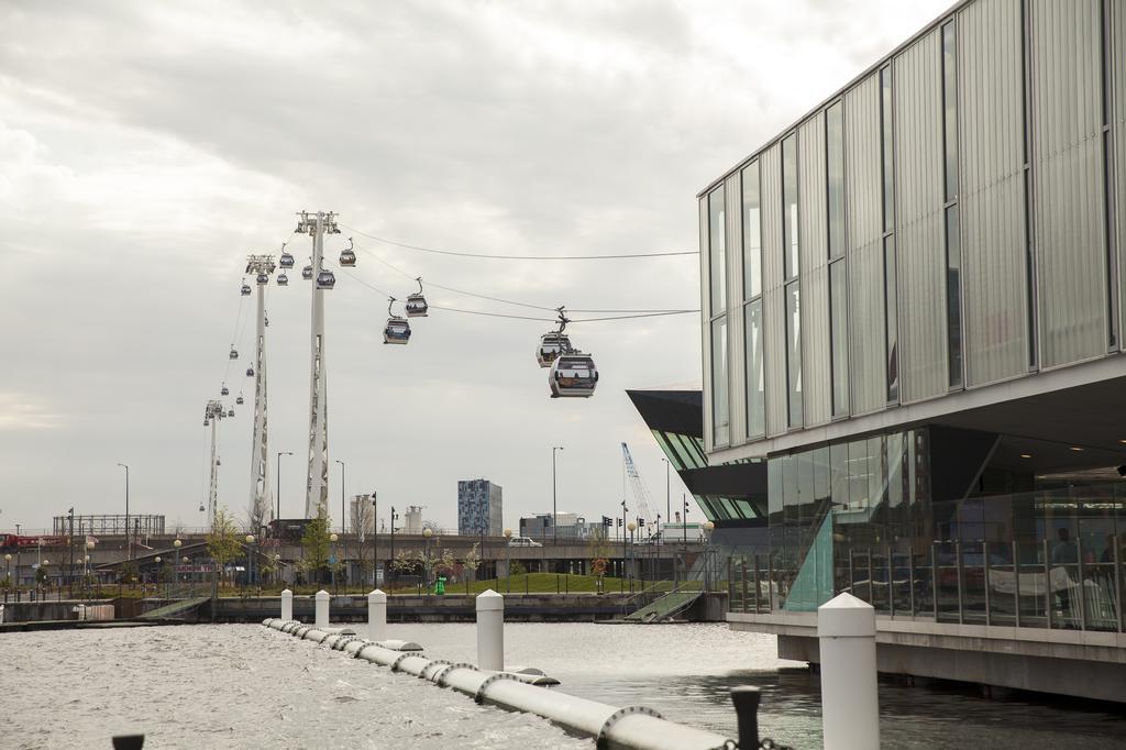 Апартаменты Royal Victoria Docks Лондон Экстерьер фото